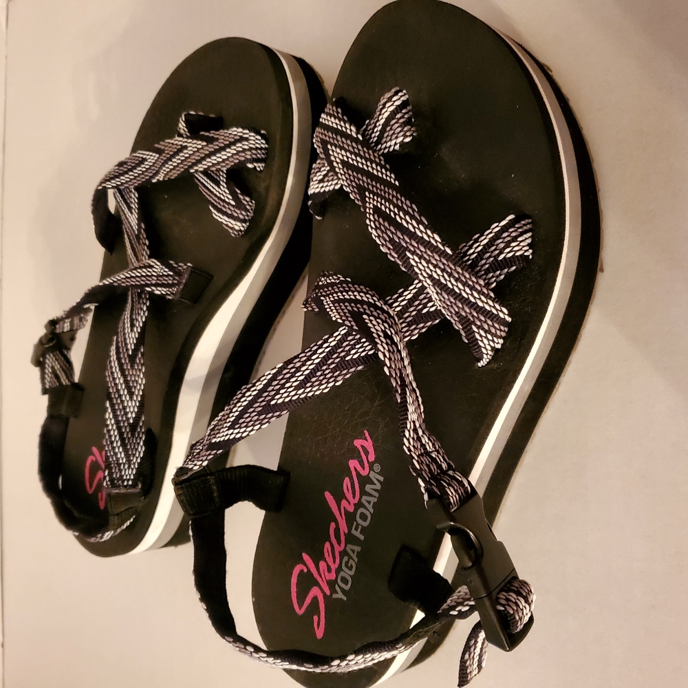 Sketchers Black and White Strappy Sandals, Womens size 7 - Picture 3 of 5